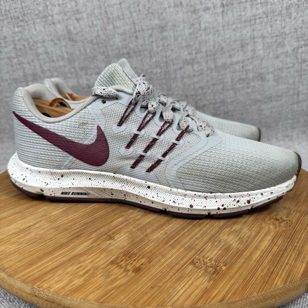 Nike Run Swift Women's Size 7 Running Shoes Sneakers